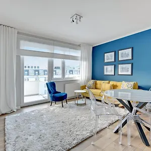 Downtown Sadova Center & Parking Apartament